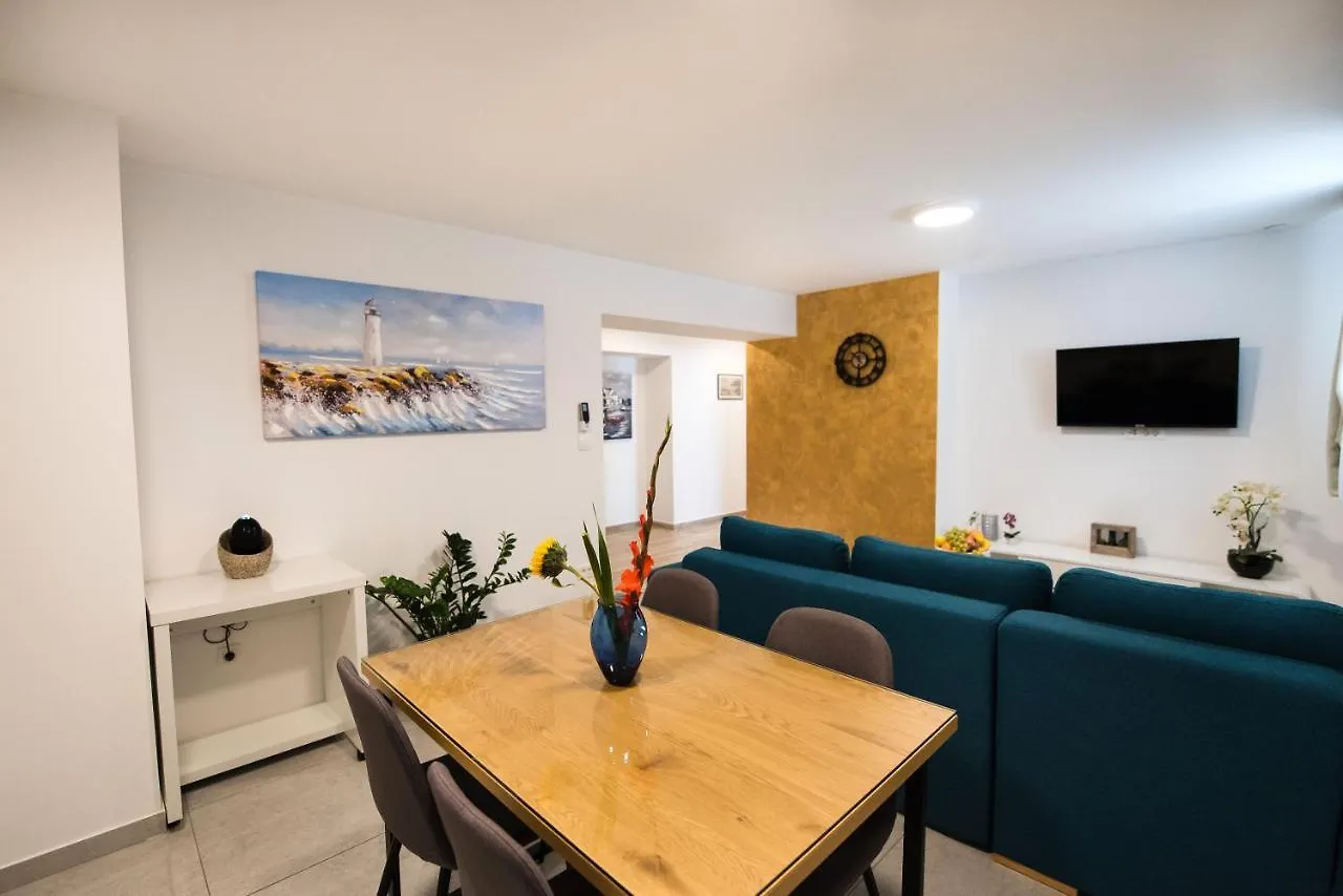 Xcite City Luxury Apartment Split